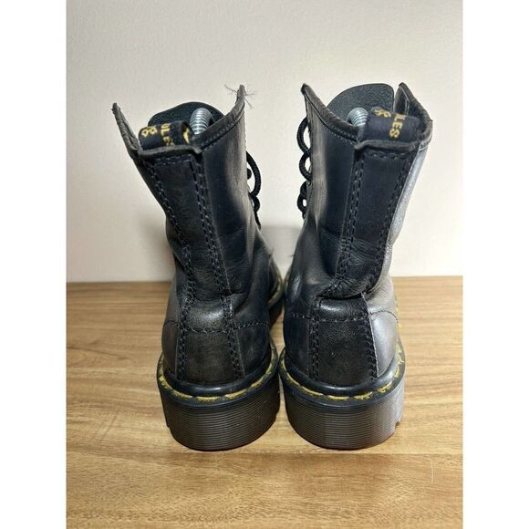 Dr. Martens Boots Smooth Black Leather - Air Cushion Soles (Children’s 7) - - Picture 4 of 5